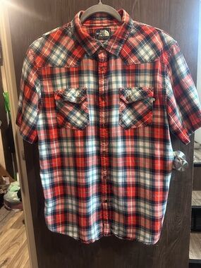 North Face Short Sleeve Men's Button Down Shirt Size Large
